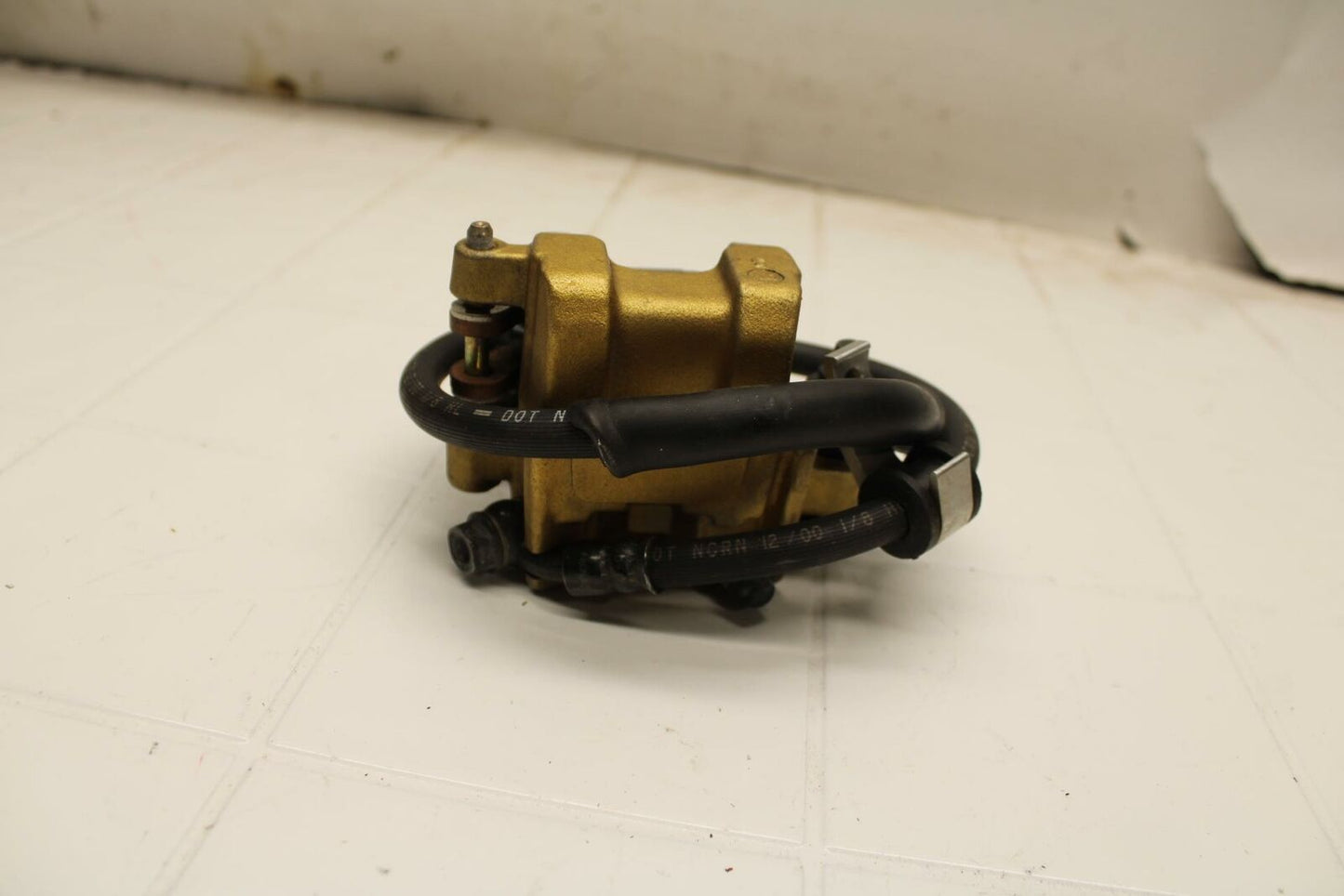 00-01 HONDA RVT1000R RC51 REAR BACK BRAKE CALIPER W MOUNT BRACKET BB03