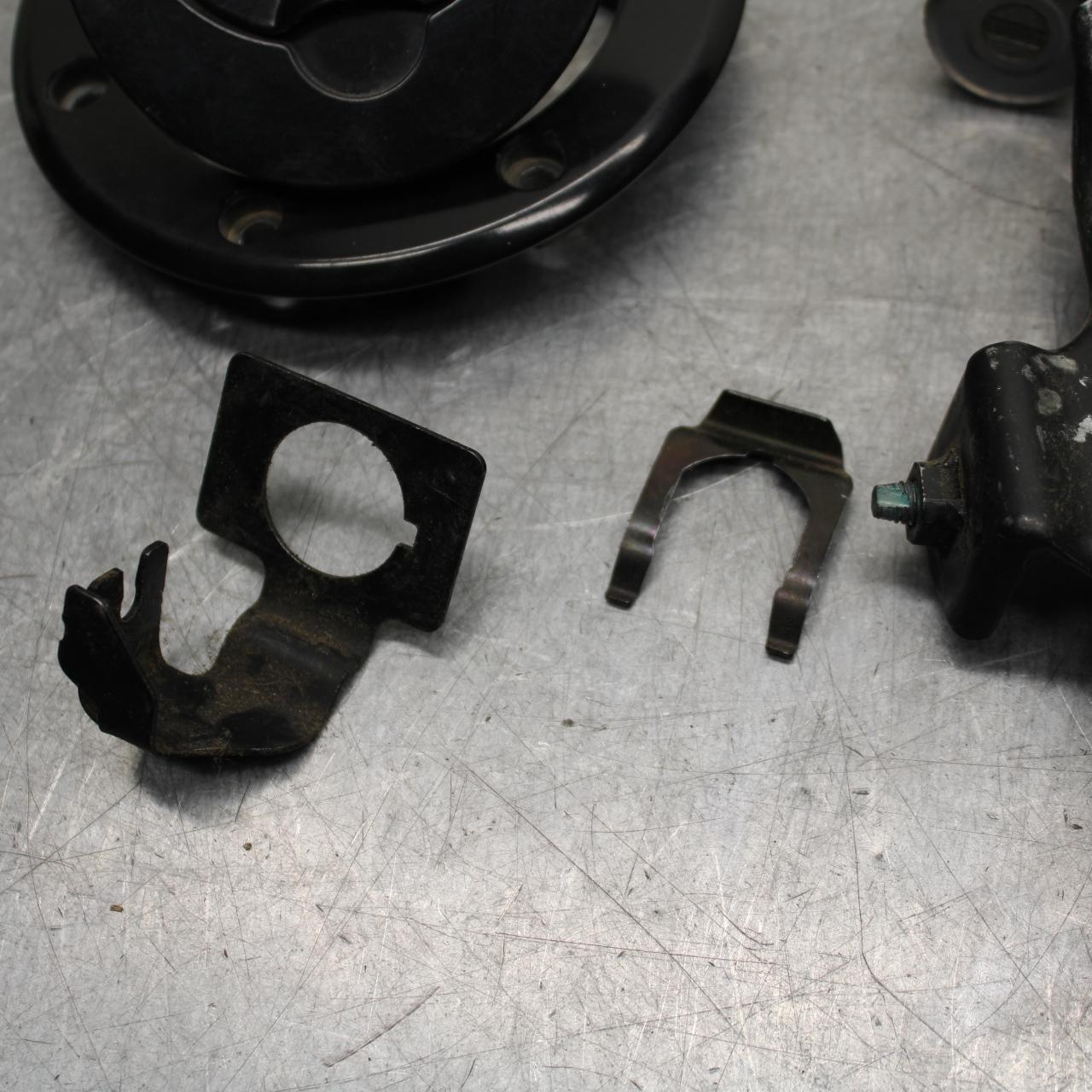 16-24 KTM 390 RC IGNITION LOCK KEY SET W/ GAS CAP AND SEAT LOCK BB648