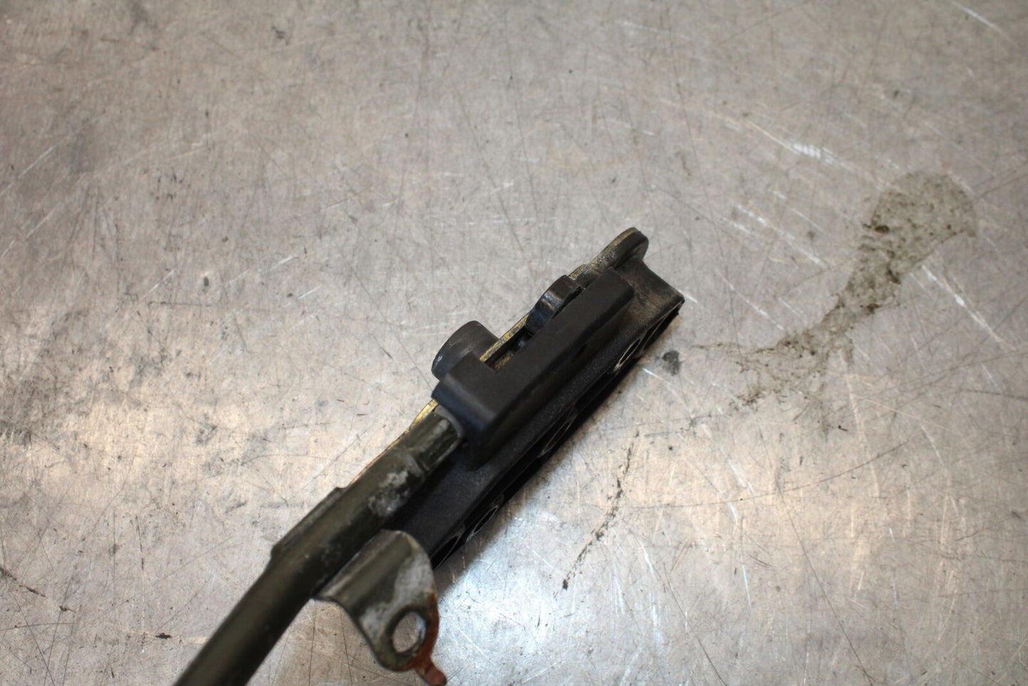 03-07 SUZUKI SV1000S REAR PASSENGER SEAT LATCH LOCK ASSEMBLY BB657