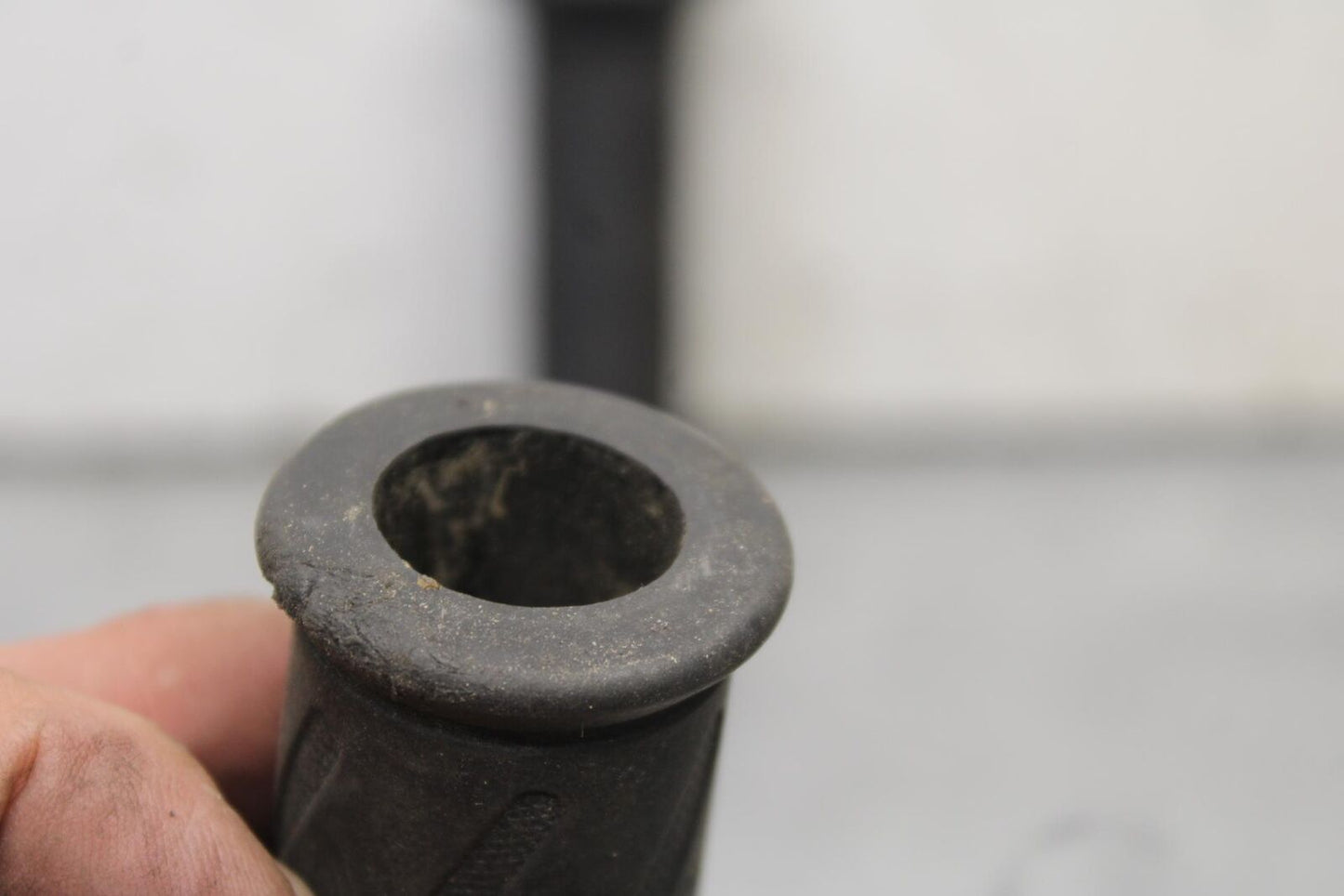 01-03 SUZUKI GSXR600 RIGHT THROTTLE GRIP BB639