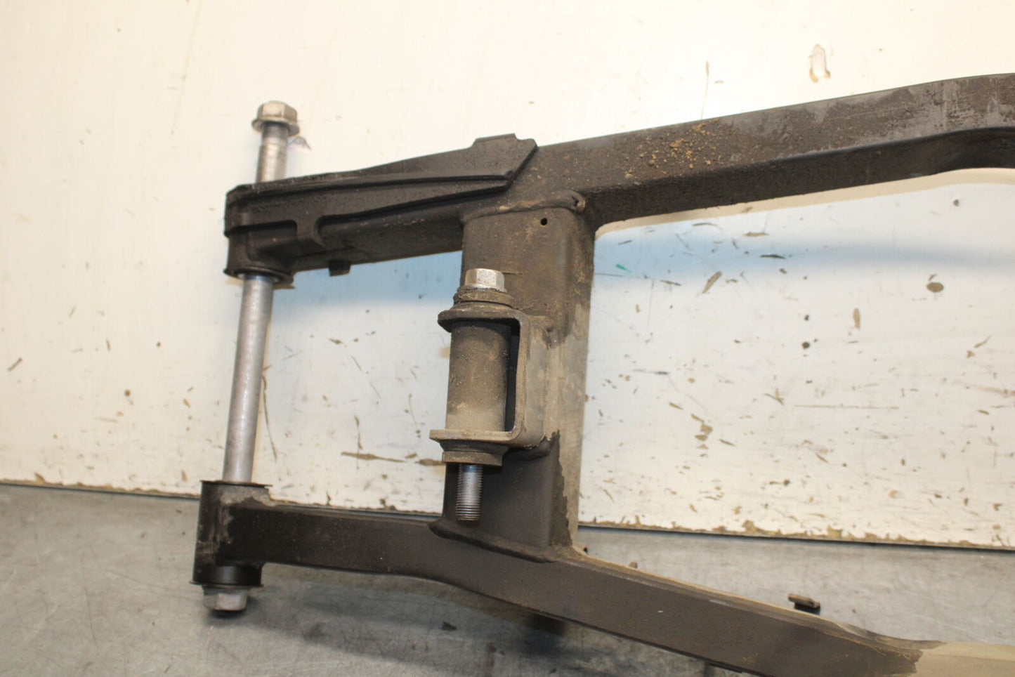 24 KAWASAKI NINJA 500 ABS REAR SWINGARM BACK SUSPENSION SWING ARM BB744