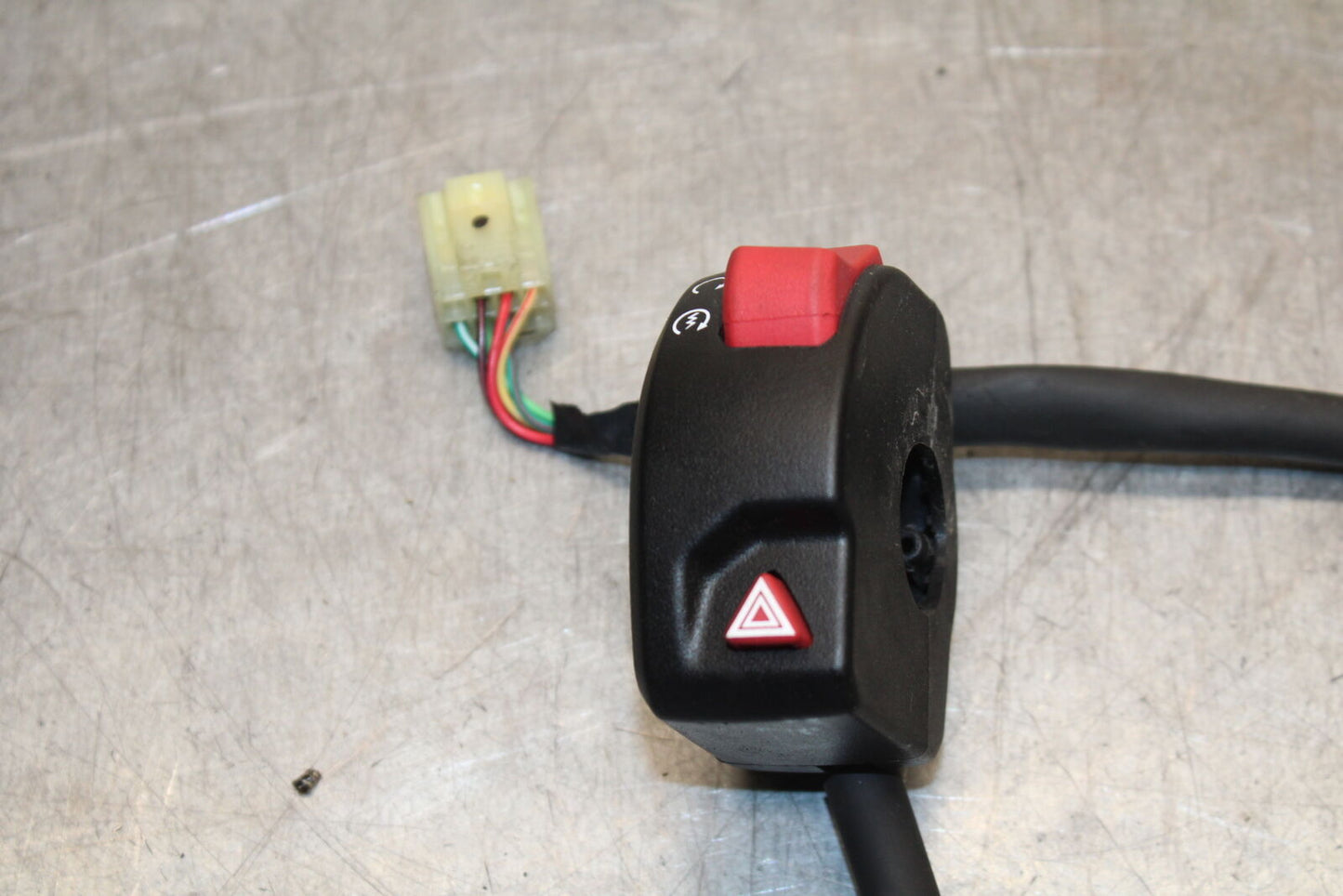 19-21 TRIUMPH SPEED TWIN 1200 RIGHT CLIP ON HANDLE KILL OFF START SWITCH BB653