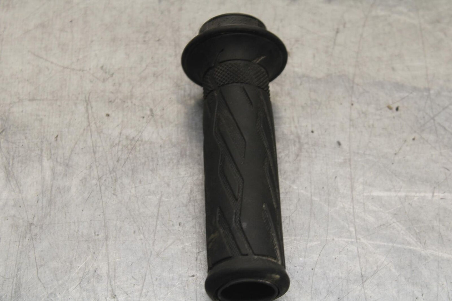 2011 Suzuki GSXR600 RIGHT THROTTLE GRIP BB605