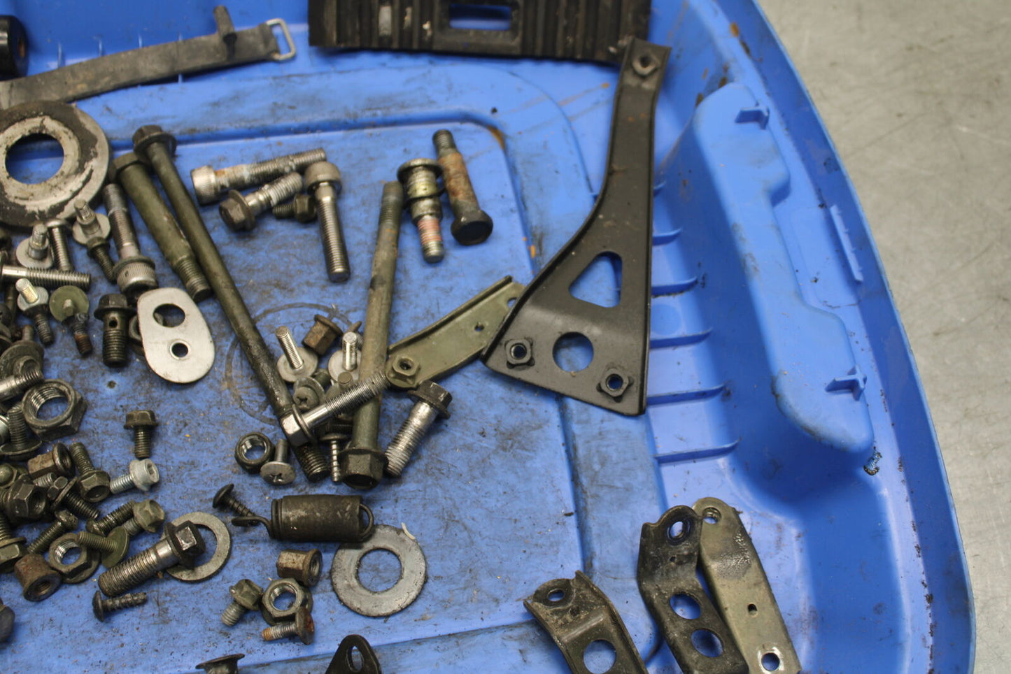 96-07 YAMAHA YZF600R MOUNTING BOLTS HARDWARE MOTOR SCREWS BB746