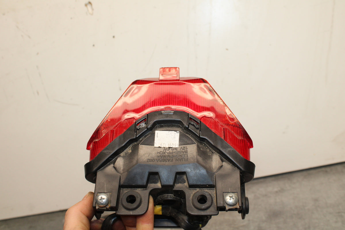 19-21 YAMAHA YZF R3 REAR TAIL TAILLIGHT BACK BRAKE LIGHT BB121