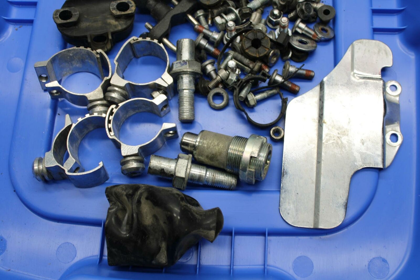 00-07 HONDA SHADOW SABRE 1100 FRAME BOLTS ASSORTED HARDWARE RESEVOIR COVER BB350