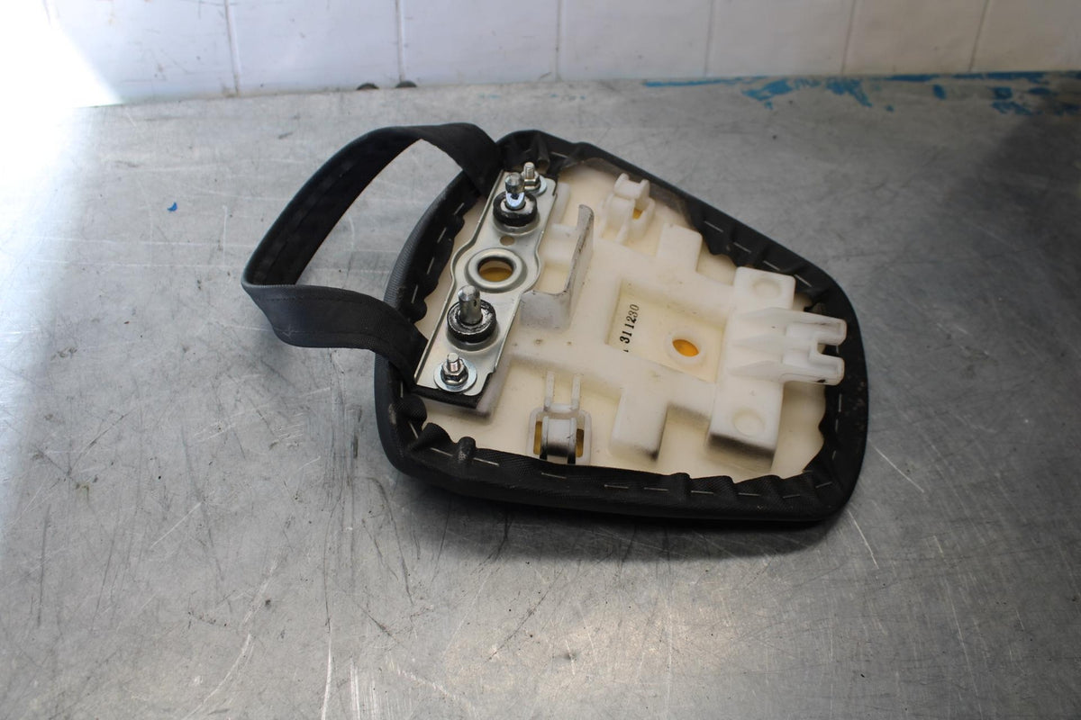 15-21 SUZUKI GSXR600 REAR BACK PASSENGER TANDEM SEAT PAD SADDLE PILLION BB437