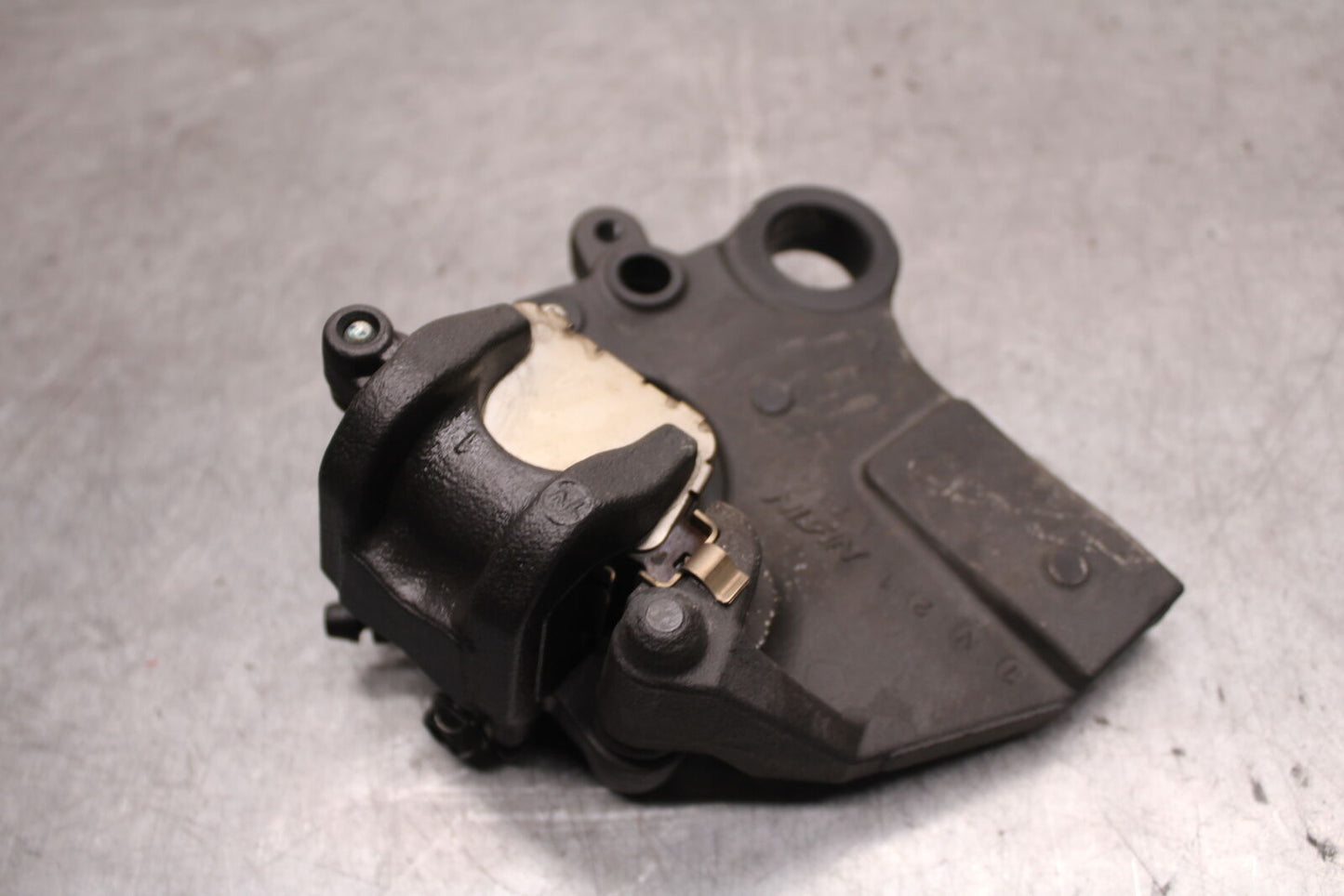 13-18 KAWASAKI NINJA ZX6R REAR BRAKE CALIPER W MOUNT BRACKET 43080-0114-DJ BB666