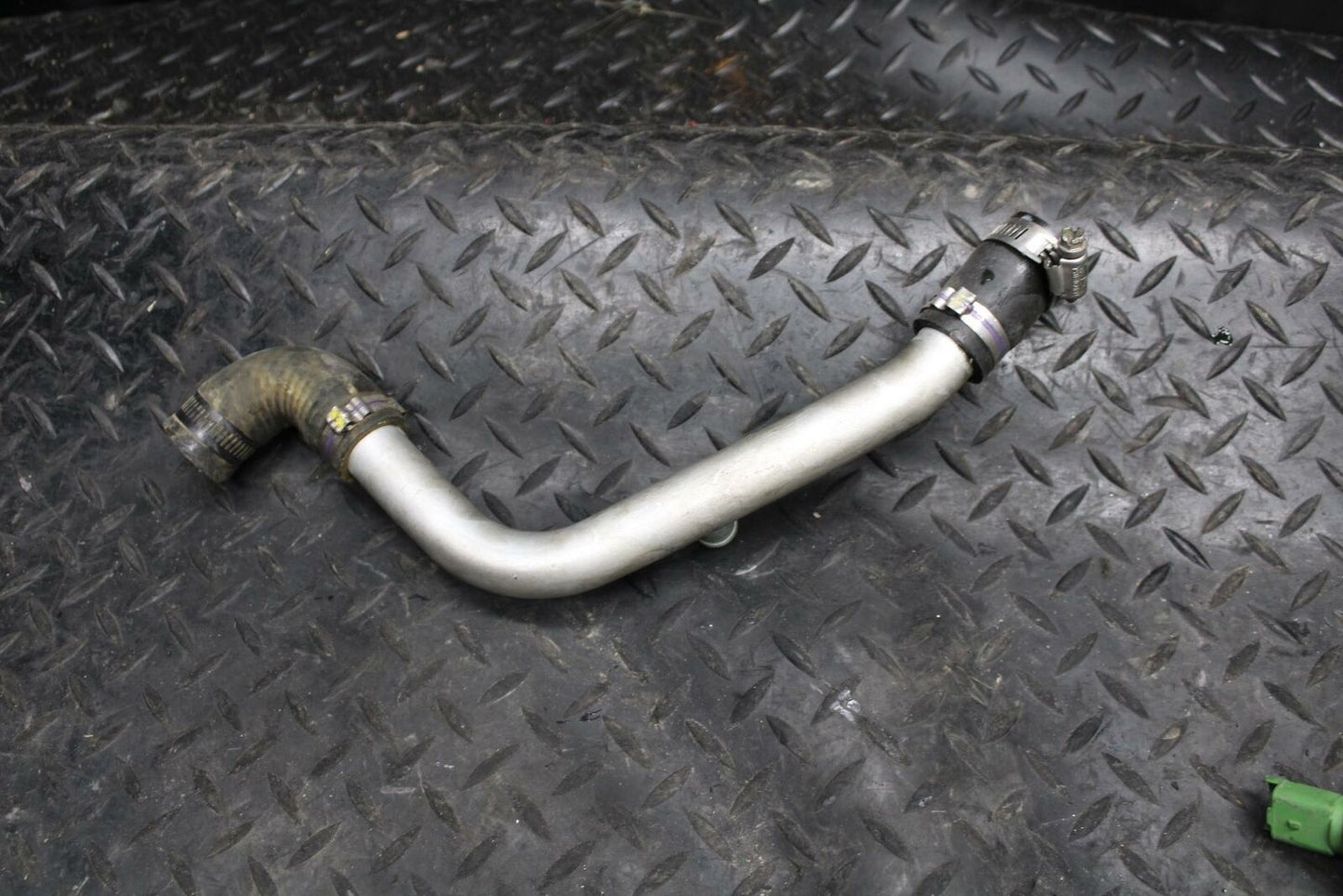 10-11 APRILIA RSV4 R HOSES ENGINE COOLANT WATER PIPES THERMOSTAT HOUSING BB202
