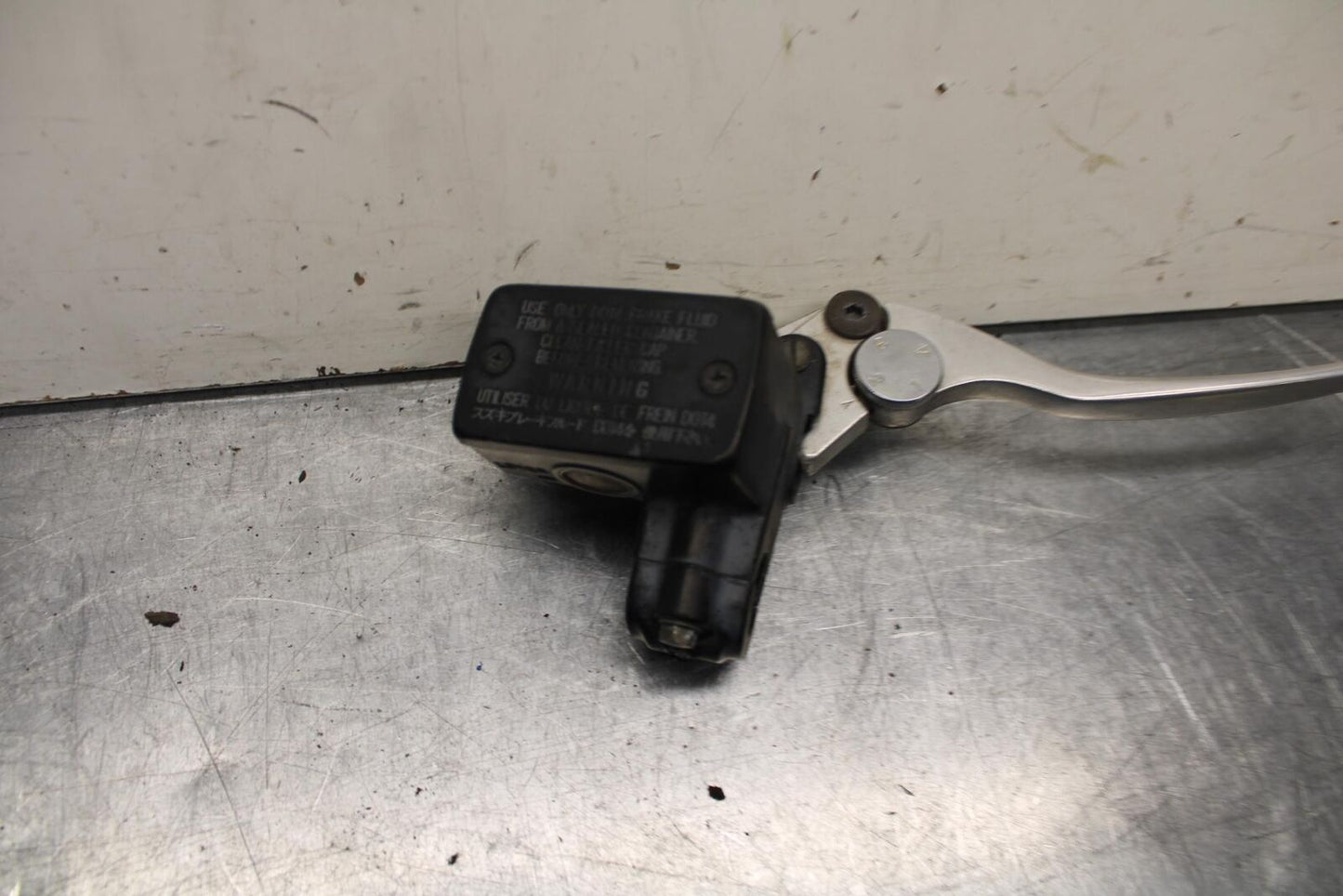 1995 Suzuki RF600R FRONT BRAKE MASTER CYLINDER w/ LEVER BB615
