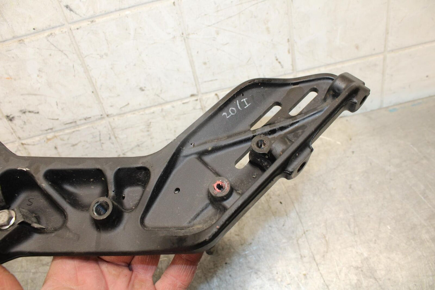 22-23 HUSQVARNA VITPILEN 401 RIGHT REARSET REAR SET DRIVER FOOT PEG REST BB541