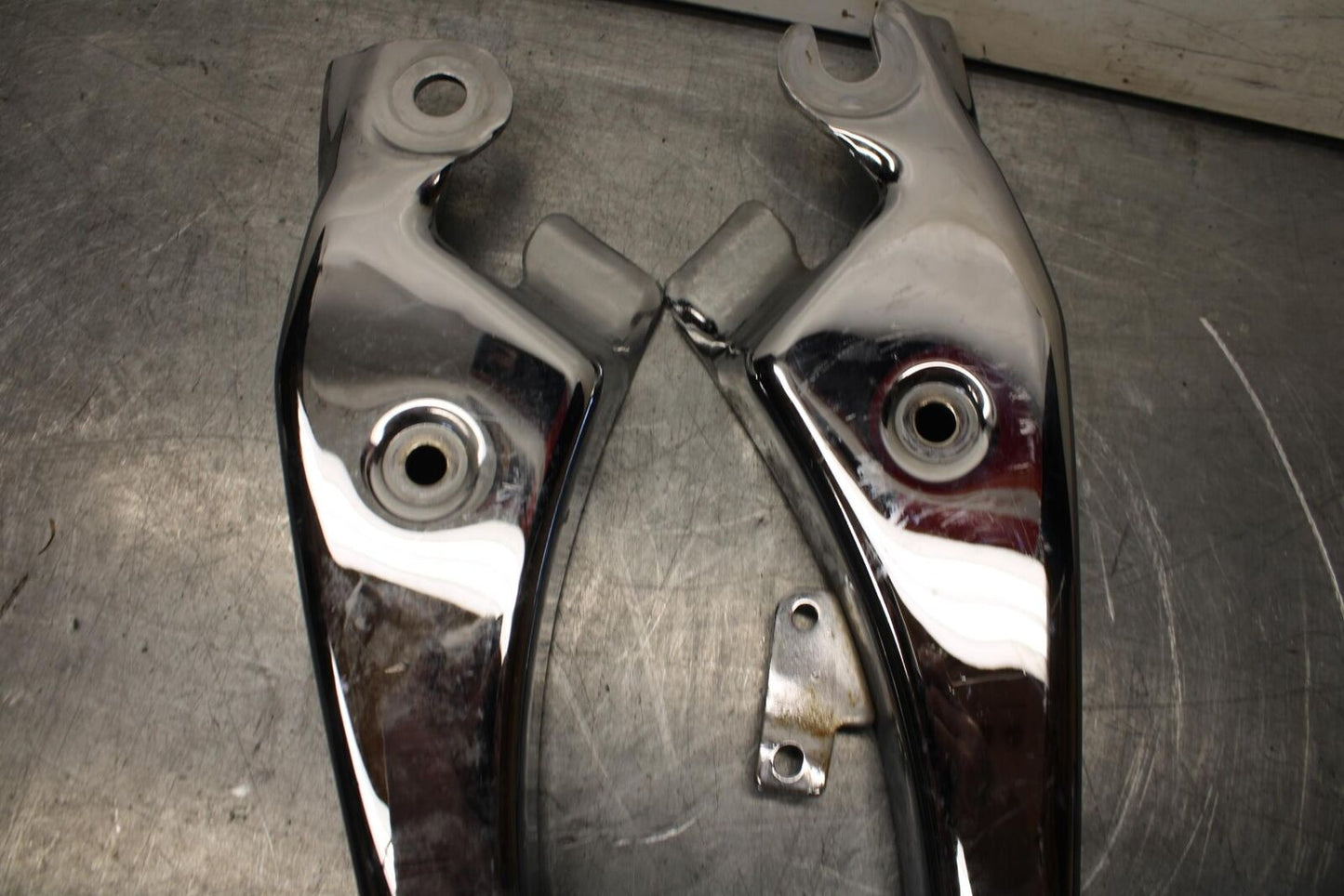 01-02 HONDA SHADOW SPIRIT 750 SUBFRAME FENDER SUPPORT FRAME COVER BB632