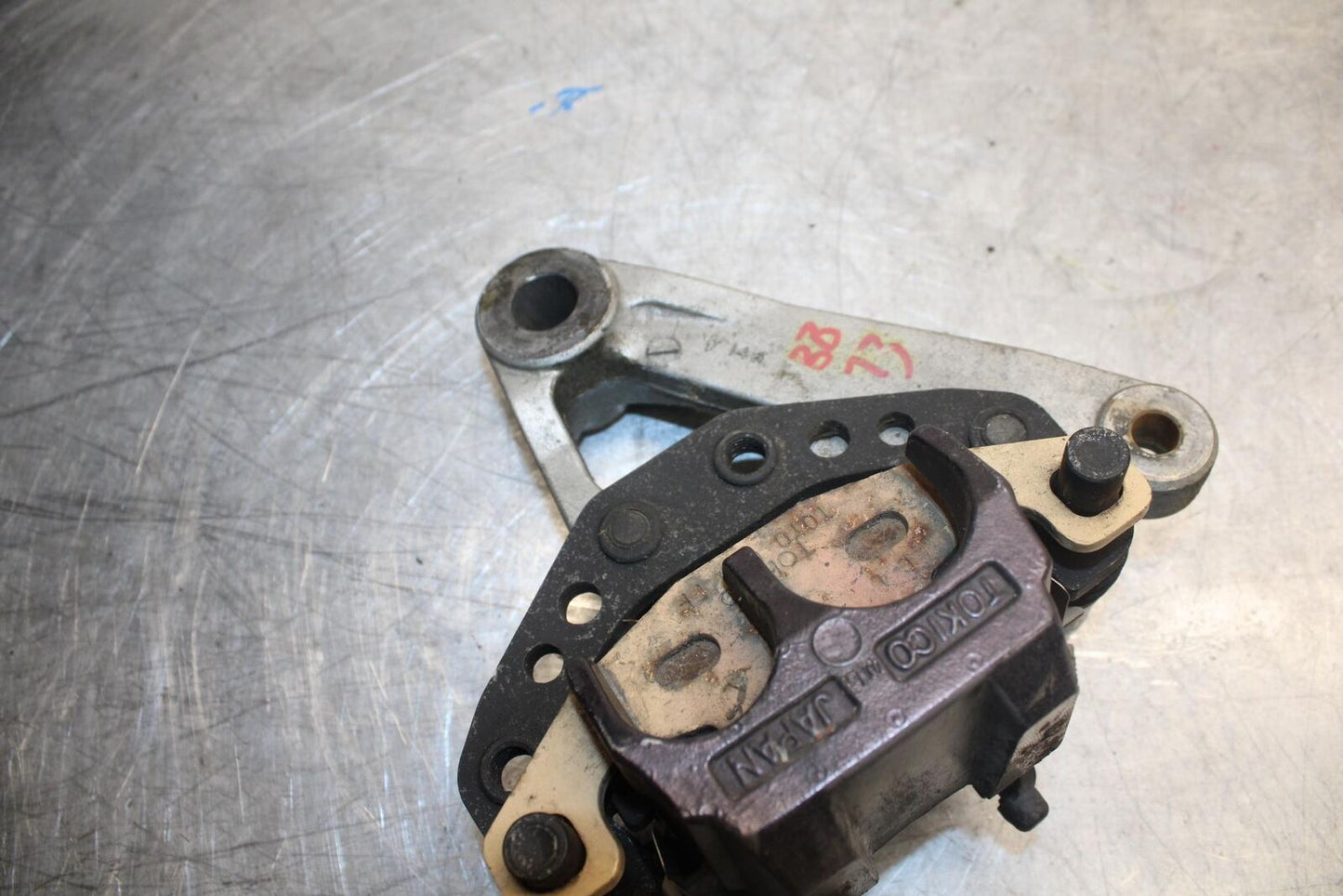 1996 Kawasaki Ninja 600R ZX600C REAR BACK BRAKE CALIPER W MOUNT BRACKET BB35