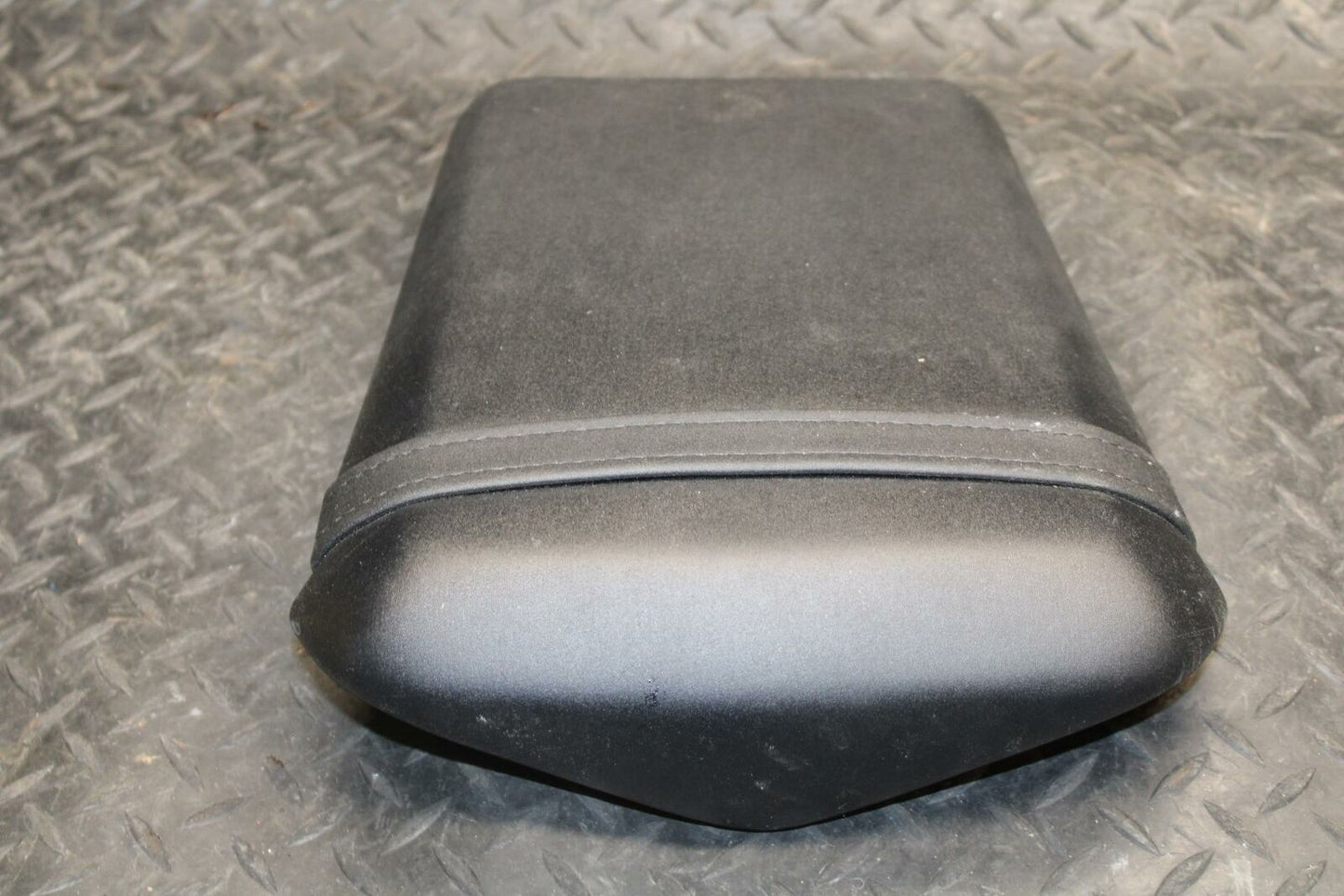 03 YAMAHA YZF R1 REAR BACK PASSENGER TANDEM SEAT PAD SADDLE PILLION