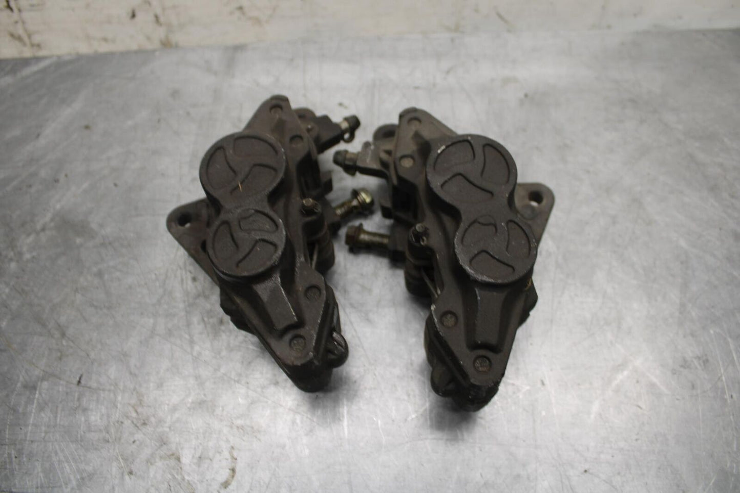 91-92 SUZUKI GSXR750 M RIGHT LEFT FRONT BRAKE CALIPER SET PAIR CALIPERS BB493