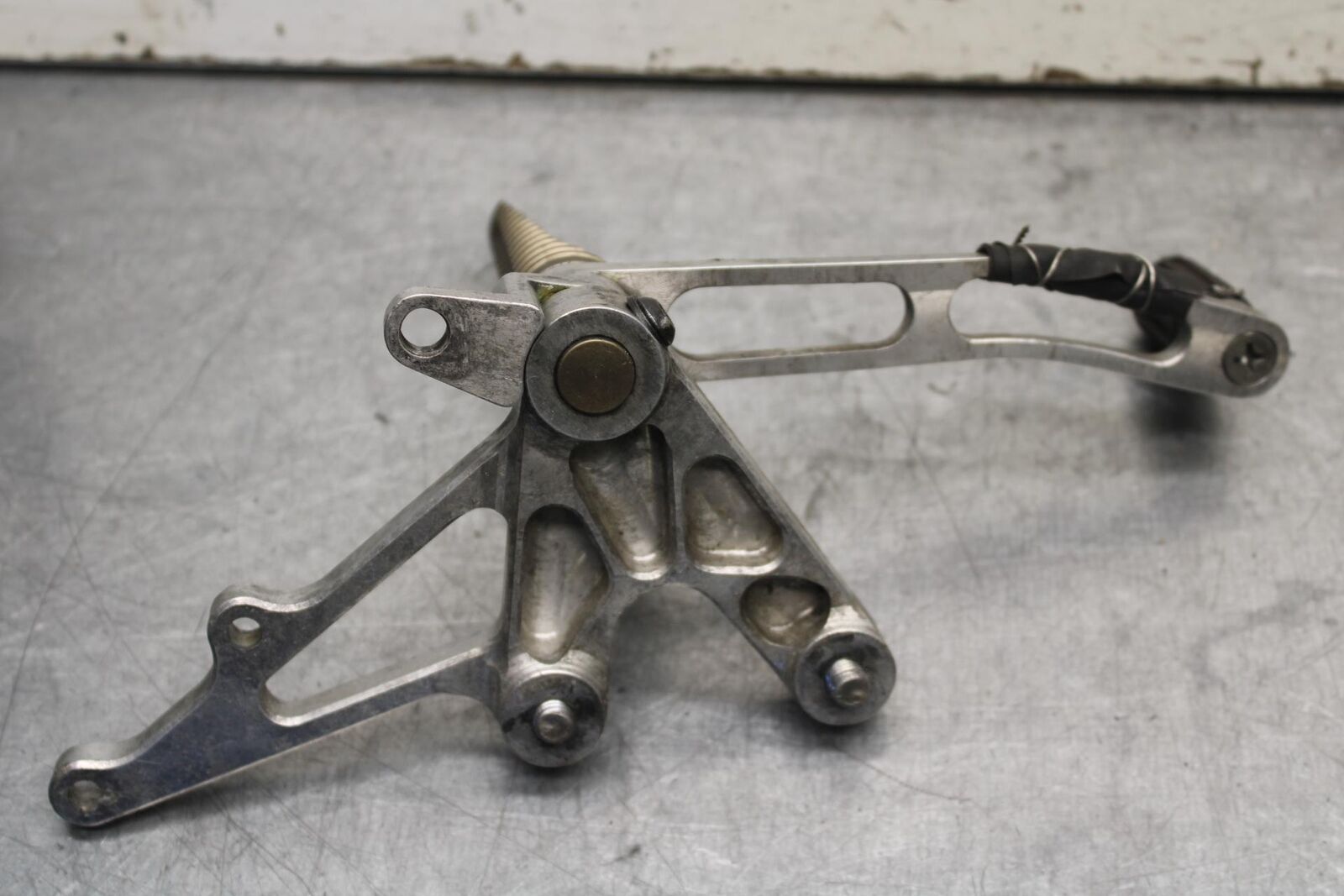 01-03 SUZUKI GSXR600 RIGHT LEFT REARSETS REAR SET DRIVER FOOT PEGS BB639