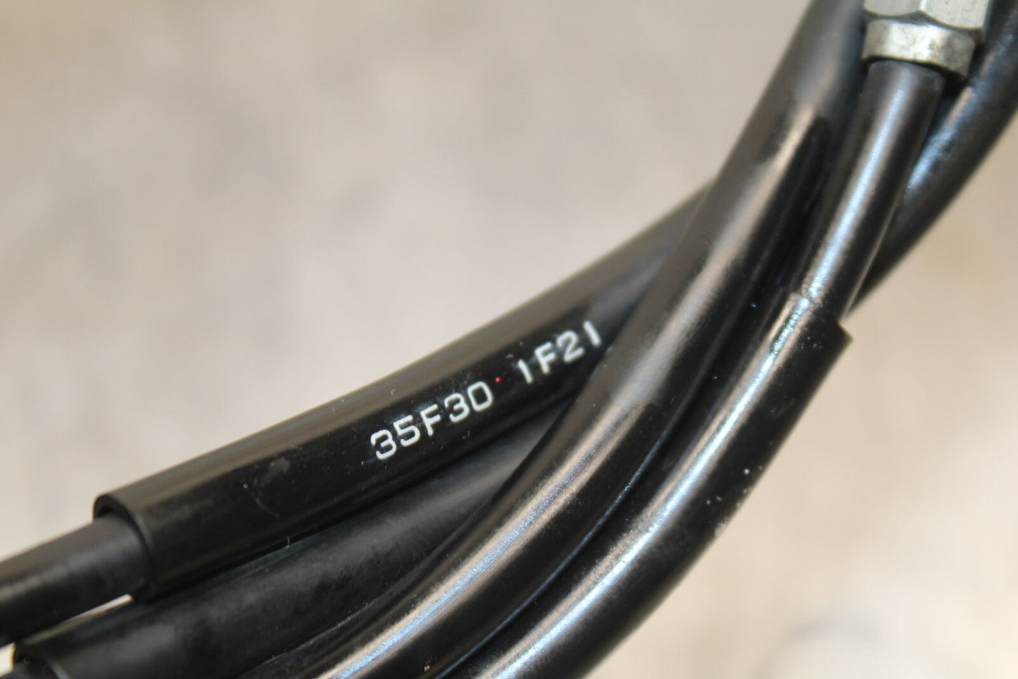 01-02 SUZUKI GSXR1000 THROTTLE CABLES LINES BB113