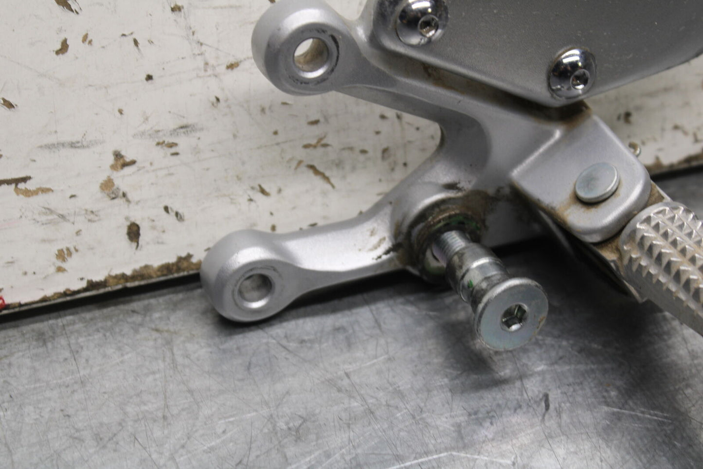 19-24 YAMAHA R3 LEFT REARSET REAR SET DRIVER FOOT PEG REST STOP BB736
