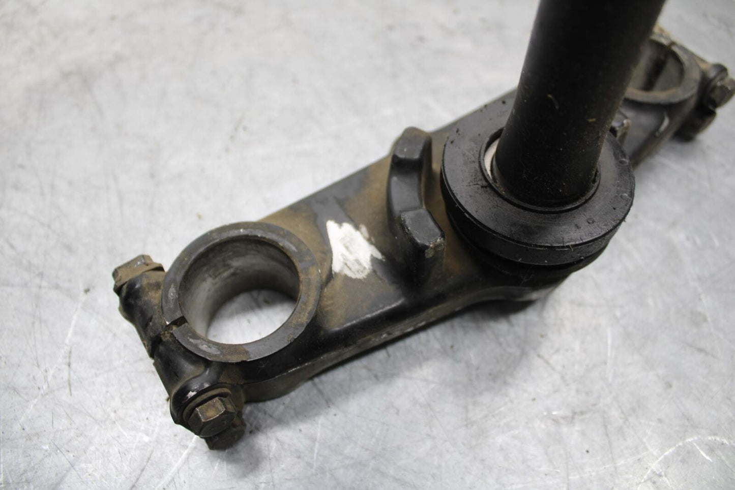 82-83 SUZUKI GS1100GL FRONT FORKS CLAMP LOWER TRIPLE TREE STEM BB30
