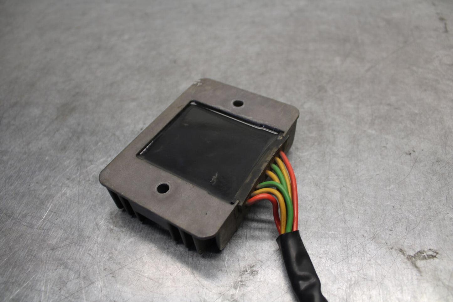 06-07 DUCATI MONSTER 695 OEM RECTIFIER VOLTAGE REGULATOR BB674