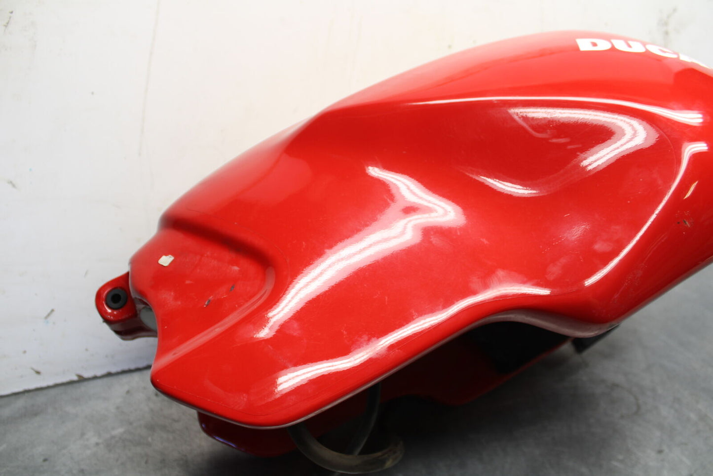 06-07 DUCATI MONSTER 695 GAS TANK FUEL CELL PETROL RESERVOIR BB674