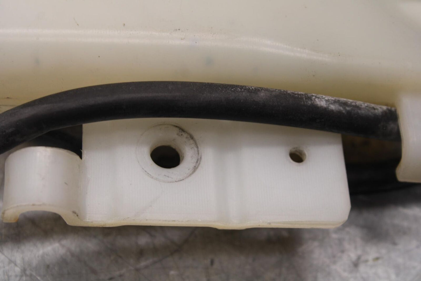 08-10 SUZUKI GSXR 600 750 COOLANT WATER TANK RESERVOIR BOTTLE BB101