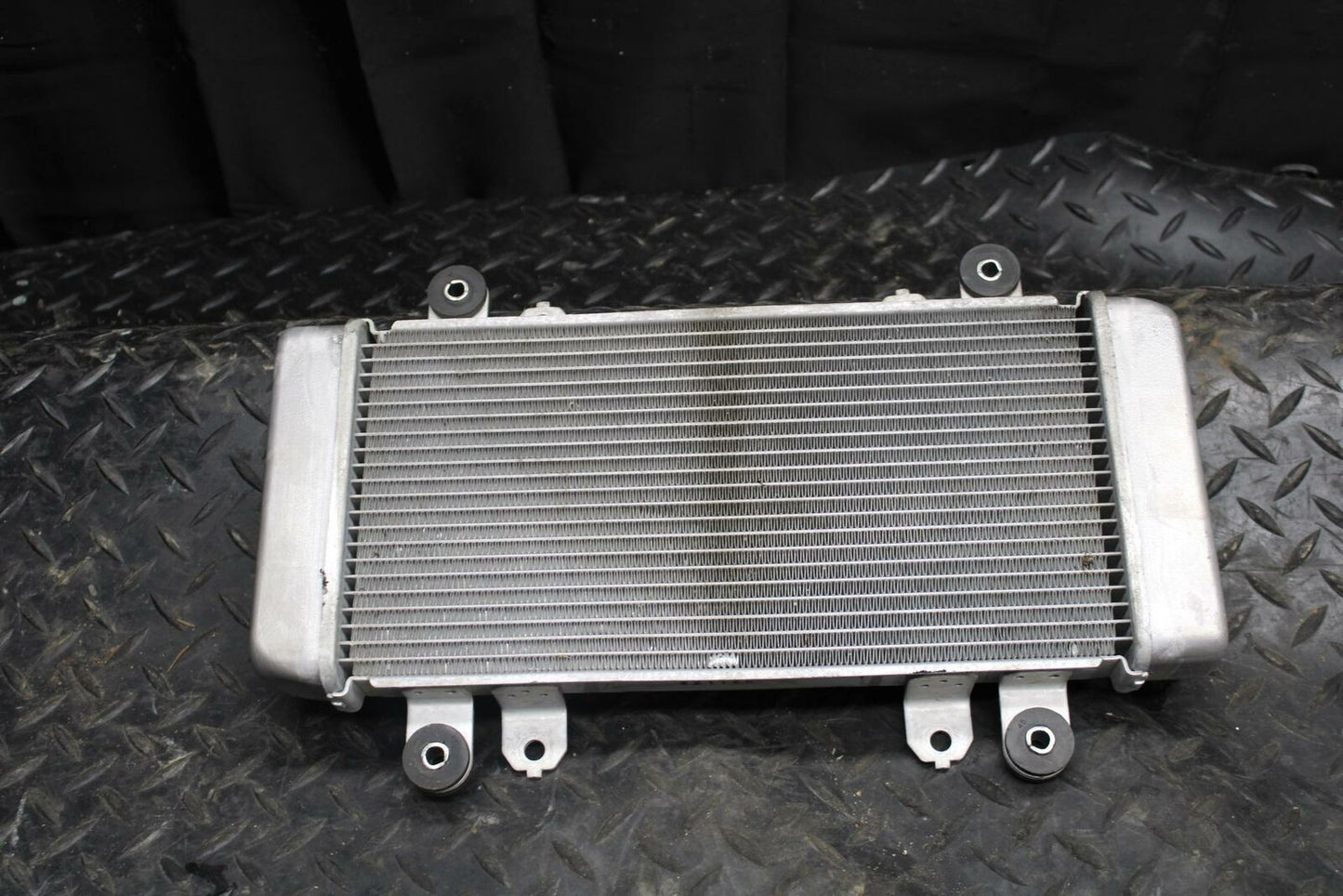 17 KAWASAKI NINJA 300 RADIATOR MOTOR COOLER COOLING RADIATER 14075-1061 BB215