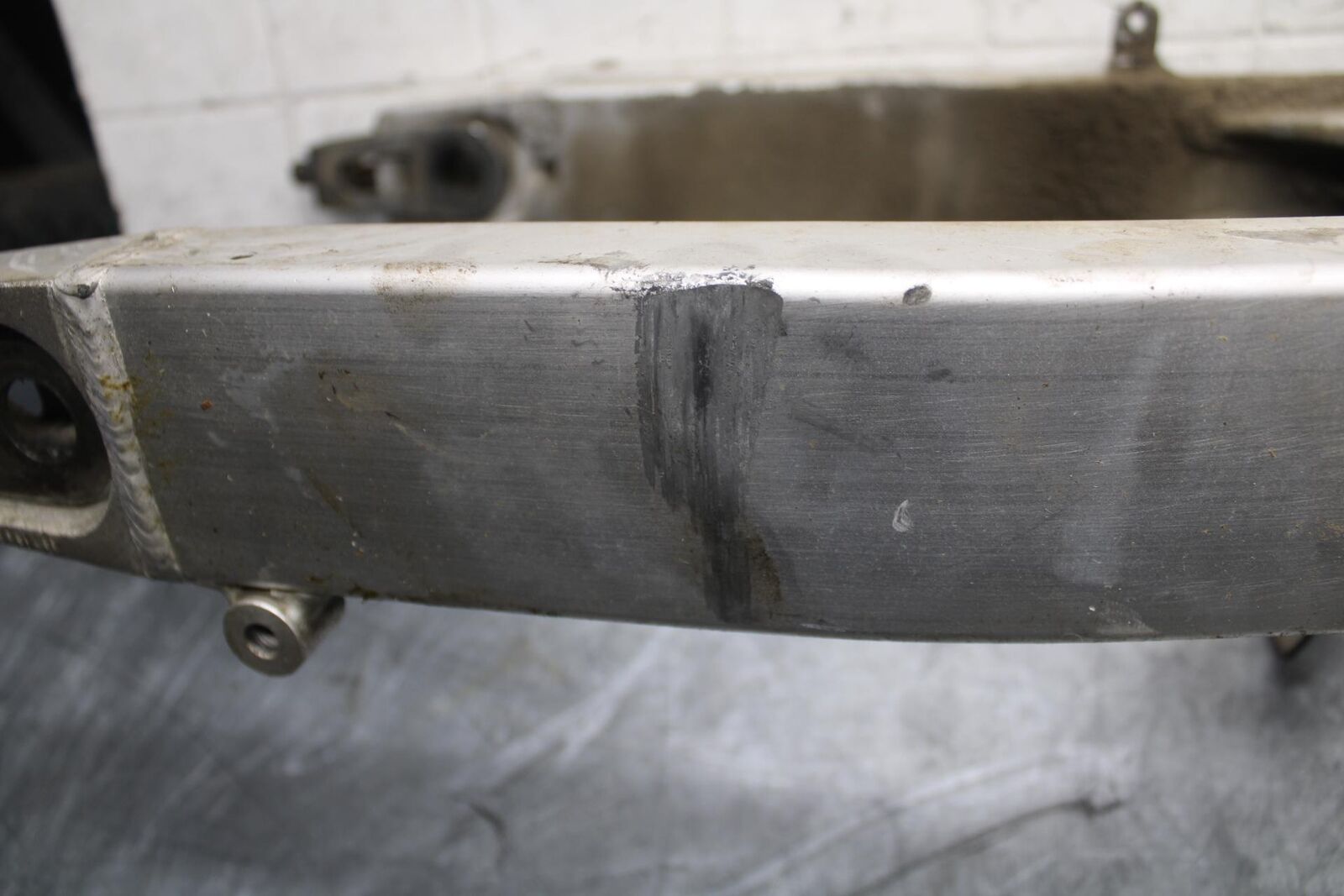 91-92 SUZUKI GSXR750 M  REAR SWINGARM BACK SUSPENSION SWING ARM BB493