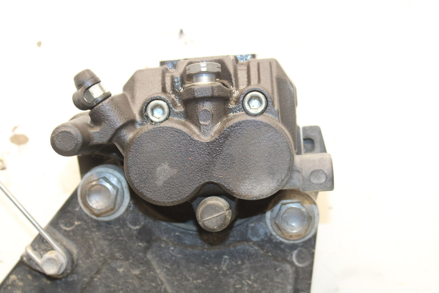 14-16 TRIUMPH AMERICA LT REAR BACK BRAKE CALIPER W MOUNT BRACKET BB720