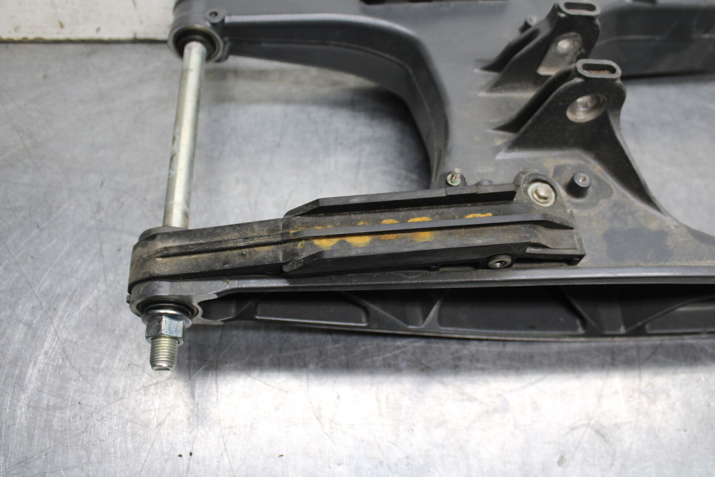 17-24 KTM 390 DUKE REAR SWINGARM BACK SUSPENSION SWING ARM BB734