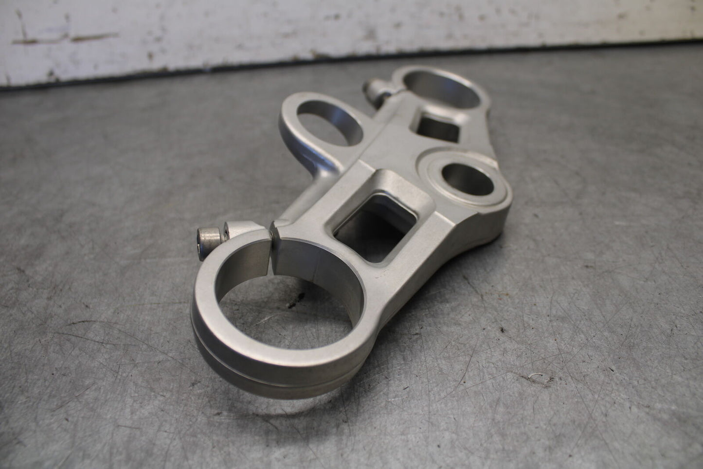 07-08 TRIUMPH DAYTONA 675 FORKS UPPER TRIPLE TREE CLAMP BB685
