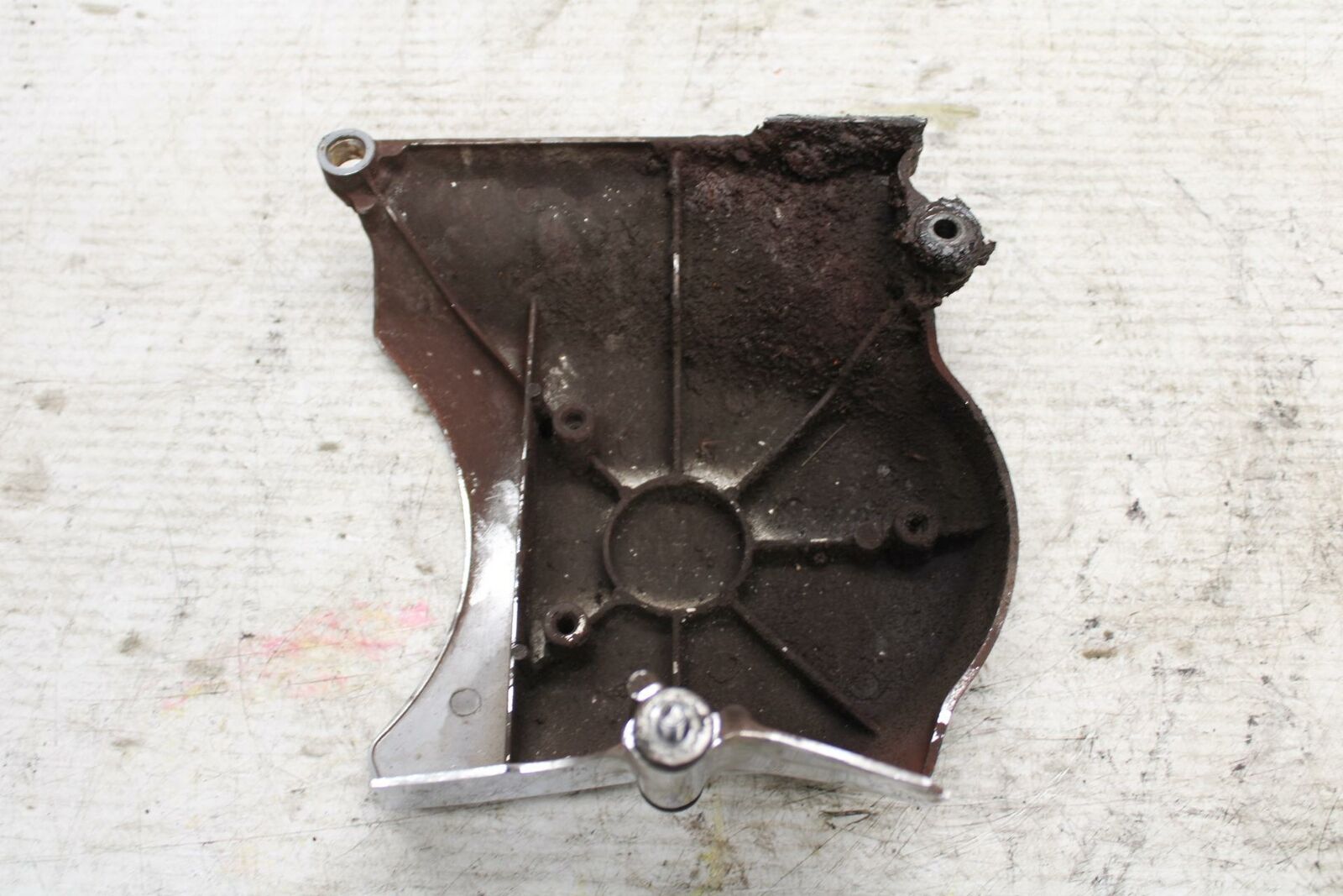 00-04 SUZUKI MARAUDER 800 VZ800 ENGINE SPROCKET COVER BB305