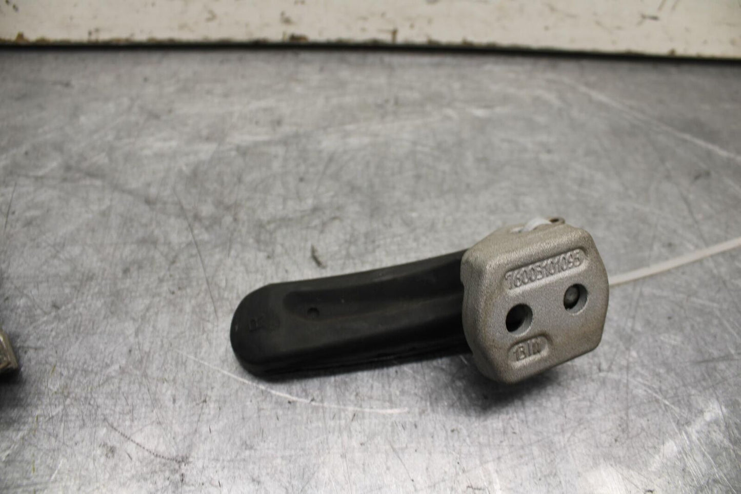 16-18 KTM 690 DUKE REAR BACK PASSENGER PEG SET PAIR BB631