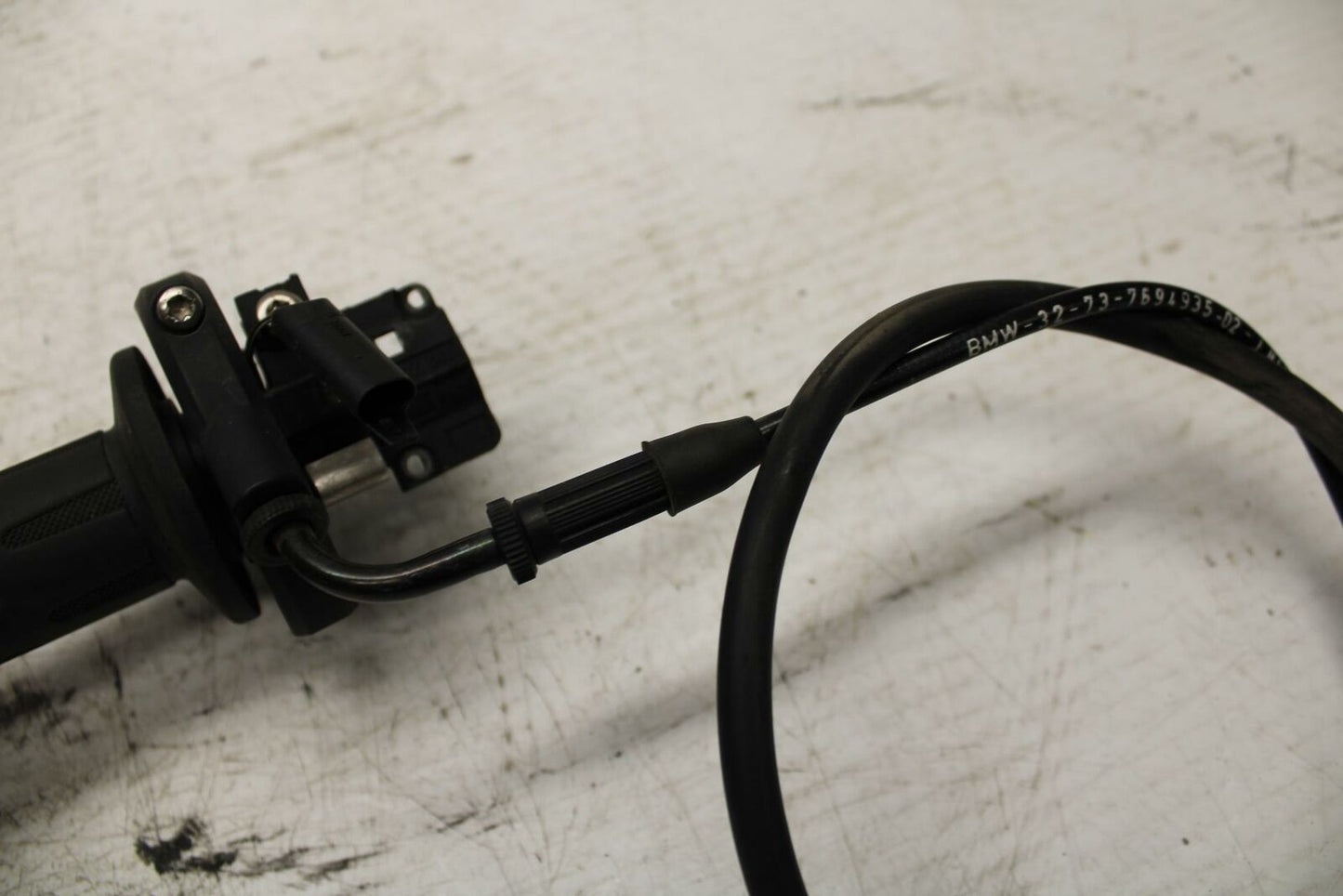 06-12 BMW F800ST THROTTLE CABLE LINE HOUSING GUIDE BB291