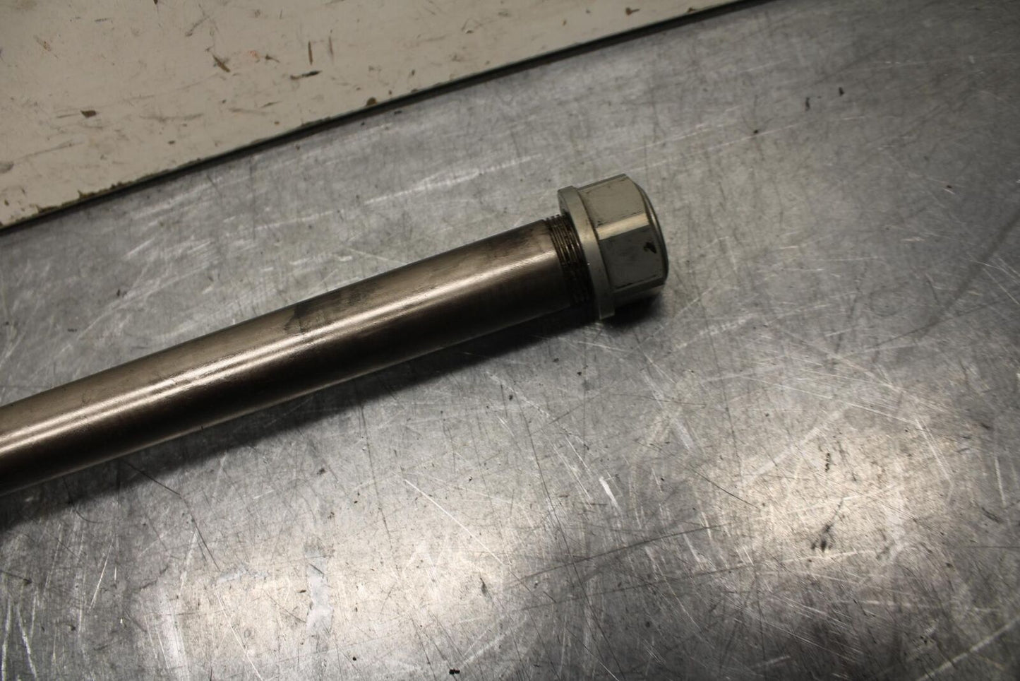 16-18 KTM 690 DUKE REAR AXLE BACK WHEEL RIM PIVOT BOLT AXEL BB631