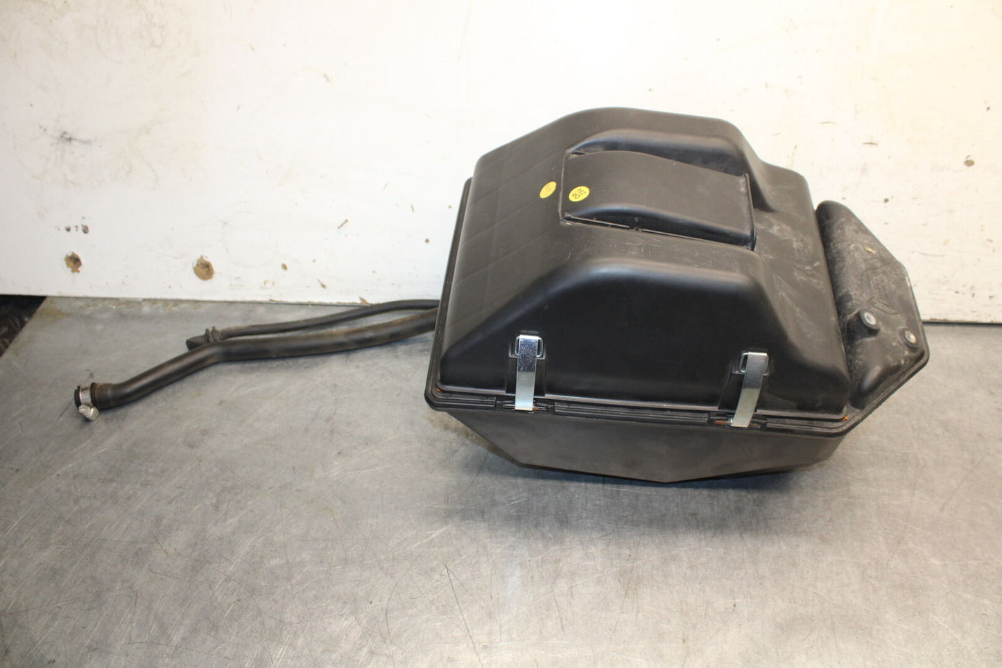 06-07 DUCATI MONSTER 695 AIRBOX AIR INTAKE FILTER BOX BB674