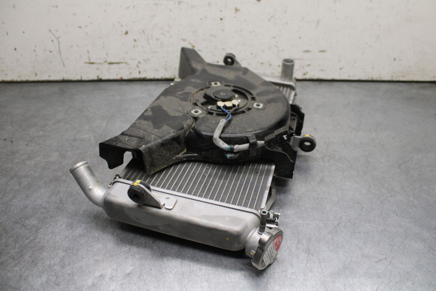 24 KAWASAKI NINJA 500 ABS ENGINE RADIATOR MOTOR COOLER COOLING RADIATER BB730