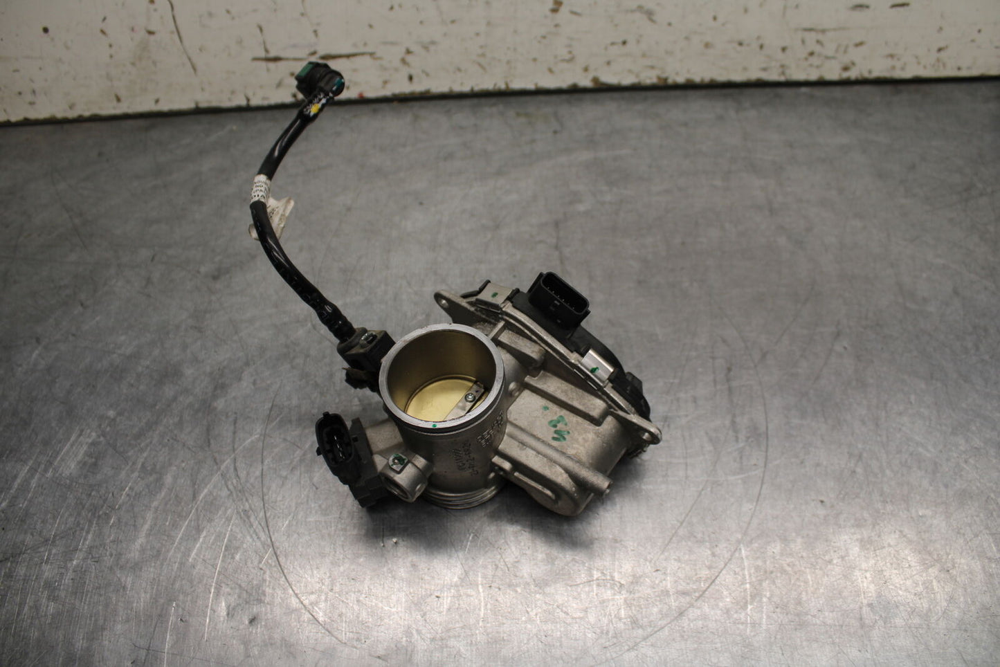 17-24 KTM 390 DUKE MAIN FUEL INJECTORS / THROTTLE BODIES BB734