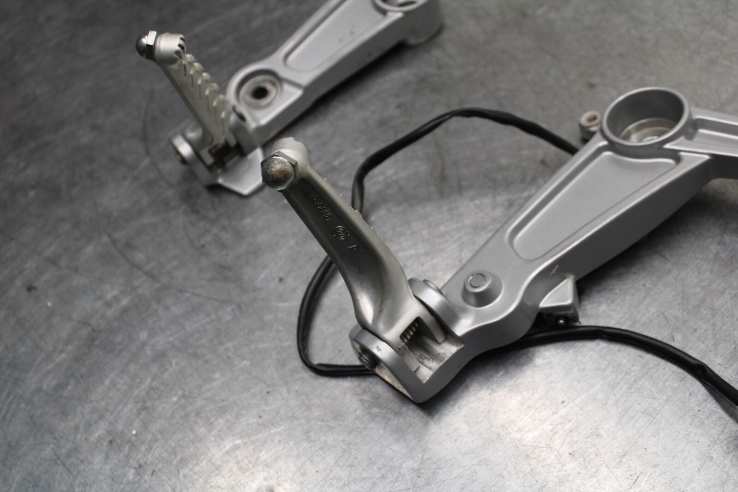 21-24 APRILIA TUONO 660 FACTORY RIGHT LEFT REARSETS REAR SET FOOT PEGS BB733