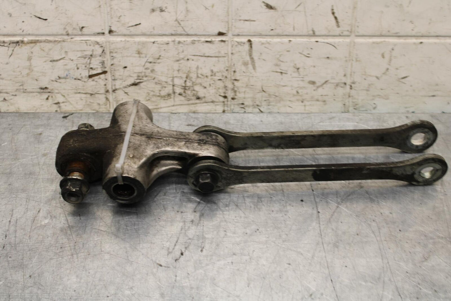 1997 Suzuki Bandit 1200 GSF1200S REAR DOGBONE SHOCK LINKAGE LINK BB559