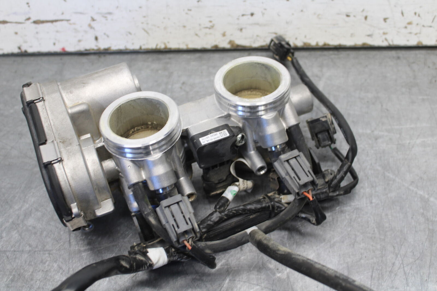 21-24 KTM 890 ADVENTURE R MAIN FUEL INJECTORS / THROTTLE BODIES BB723