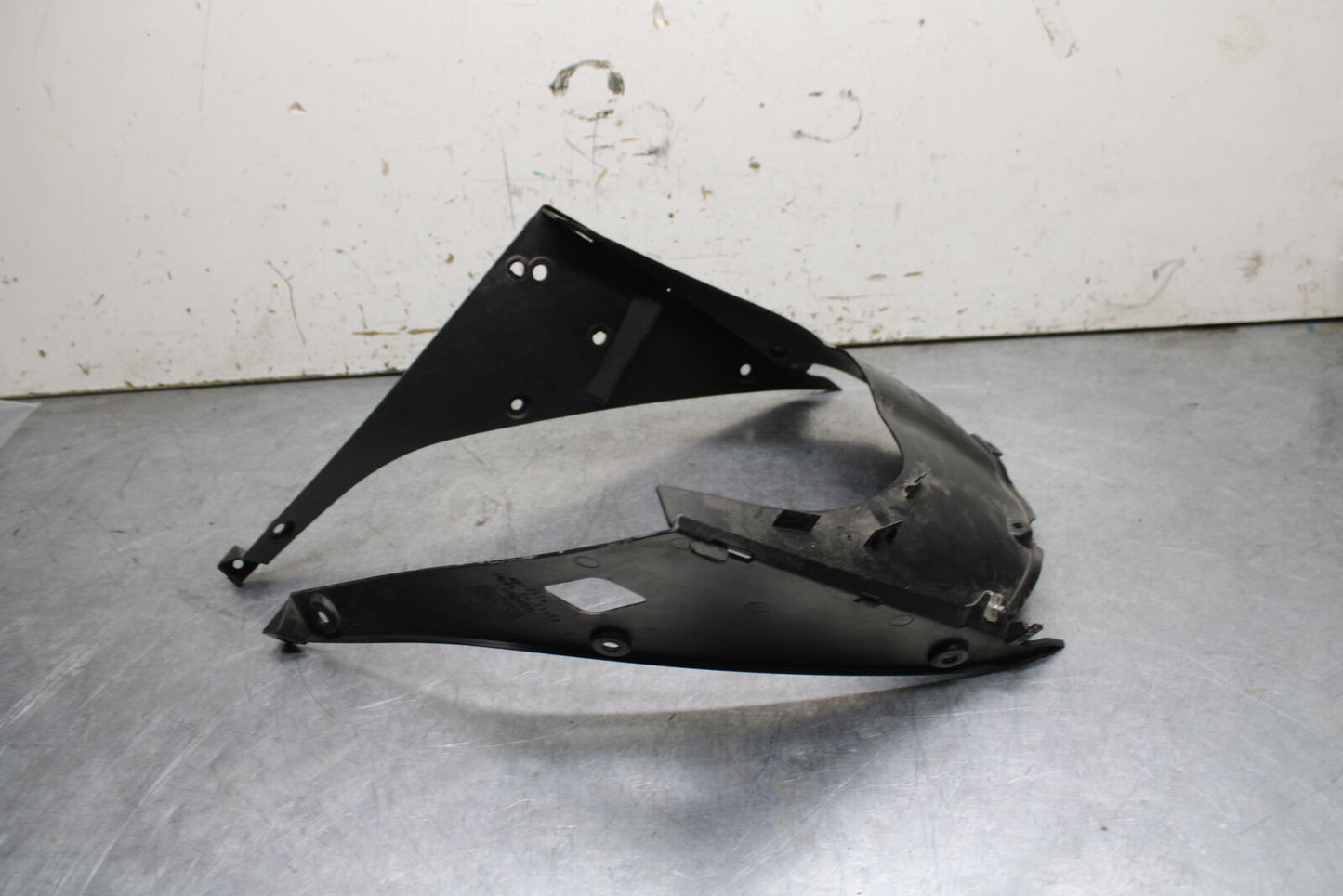 15-19 APRILIA RSV4 RF LOWER FRONT UPPER INNER HEADLIGHT COWL FAIRING BB611