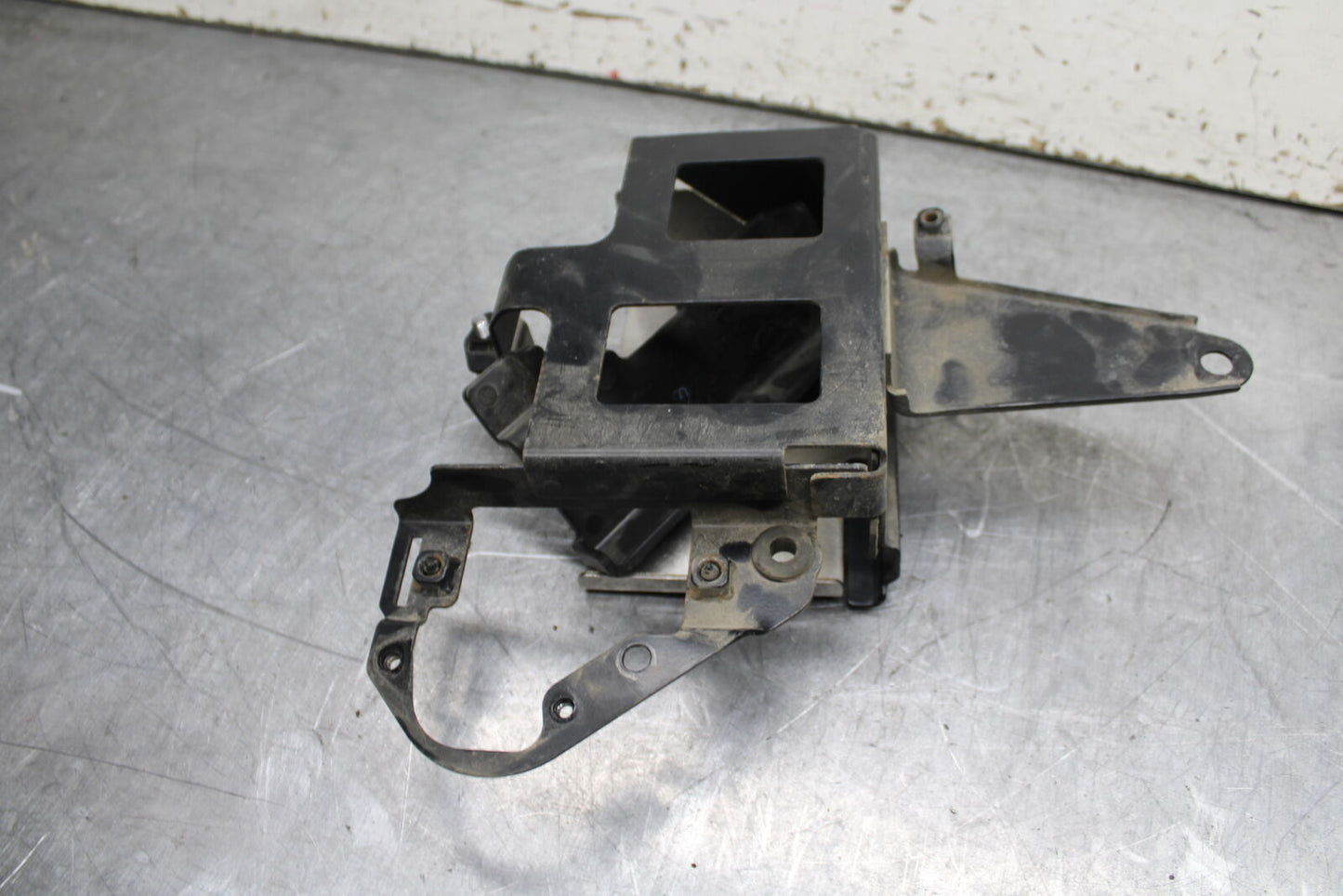 14-16 TRIUMPH AMERICA LT BATTERY TRAY BOX HOLDER BB720