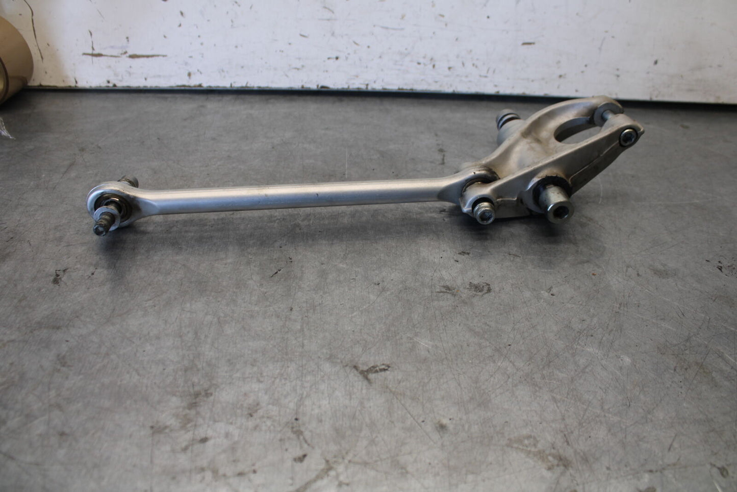 06-07 DUCATI MONSTER 695 REAR DOGBONE SHOCK LINKAGE LINK BB674