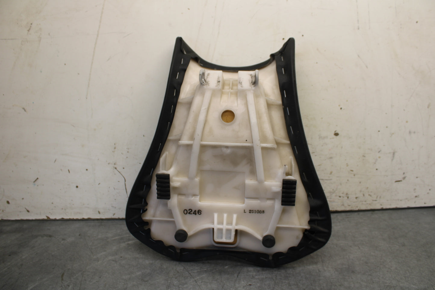 13-18 KAWASAKI NINJA ZX6R FRONT DRIVERS SEAT PAD SADDLE BB682
