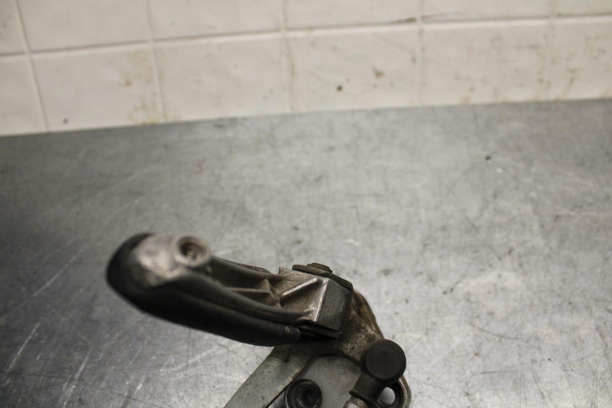 89-90 YAMAHA FZR600 LEFT REARSET REAR SET FOOT PEG W SHIFTER BB76