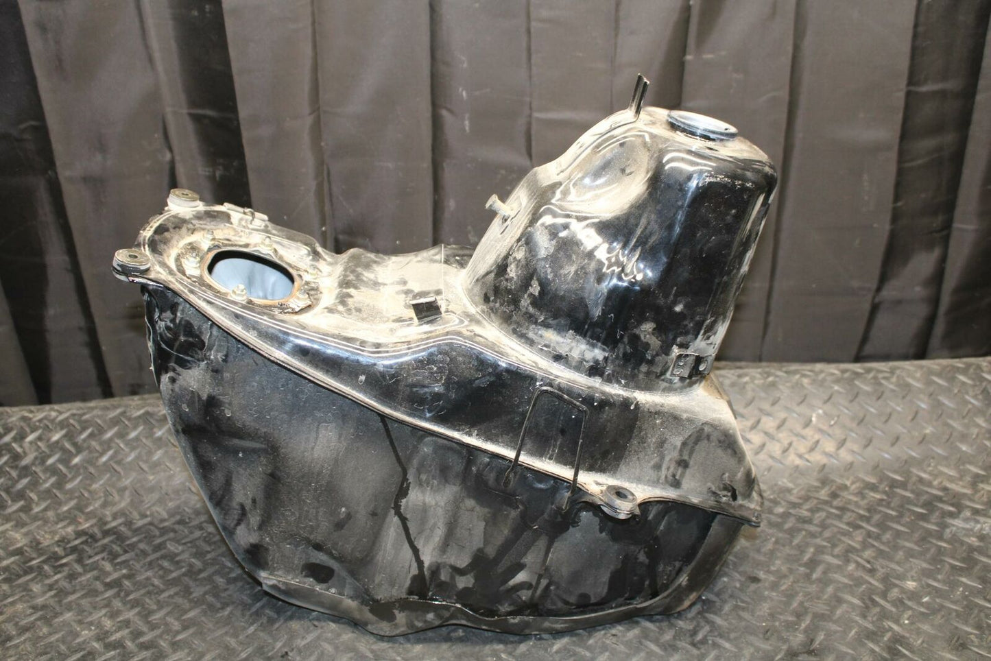 91-02 HONDA ST1100 GAS TANK FUEL CELL PETROL RESERVOIR BB222
