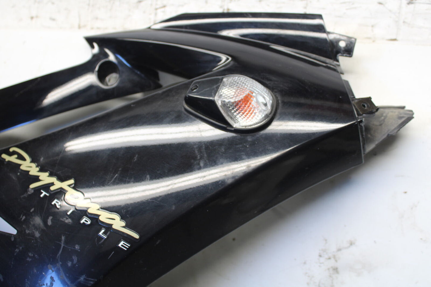 07-08 TRIUMPH DAYTONA 675 RIGHT LOWER MID UPPER SIDE FAIRING COWL BB685