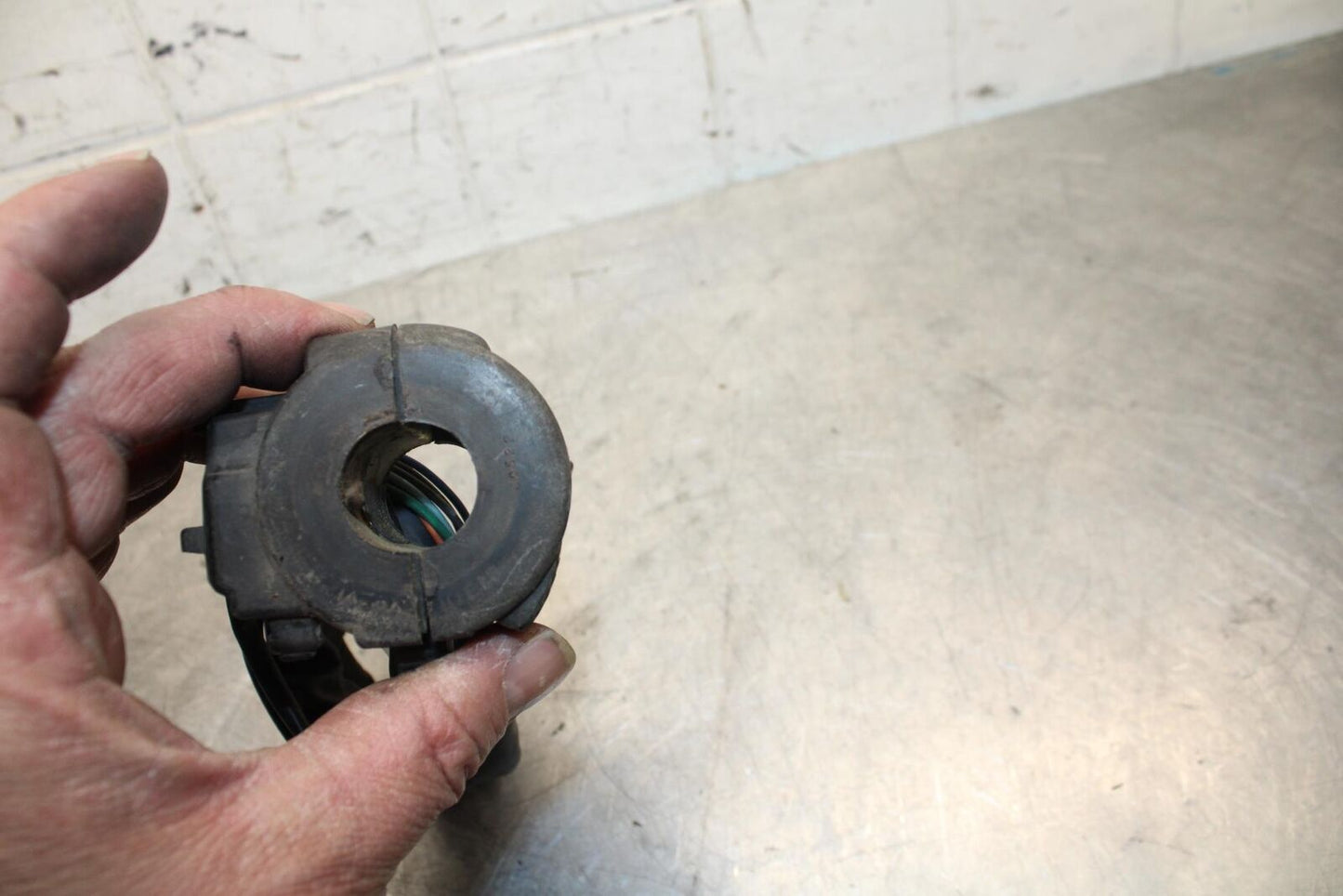 1996 Honda CBR900RR LEFT CLIP ON HANDLE HORN SIGNALS SWITCH BB09