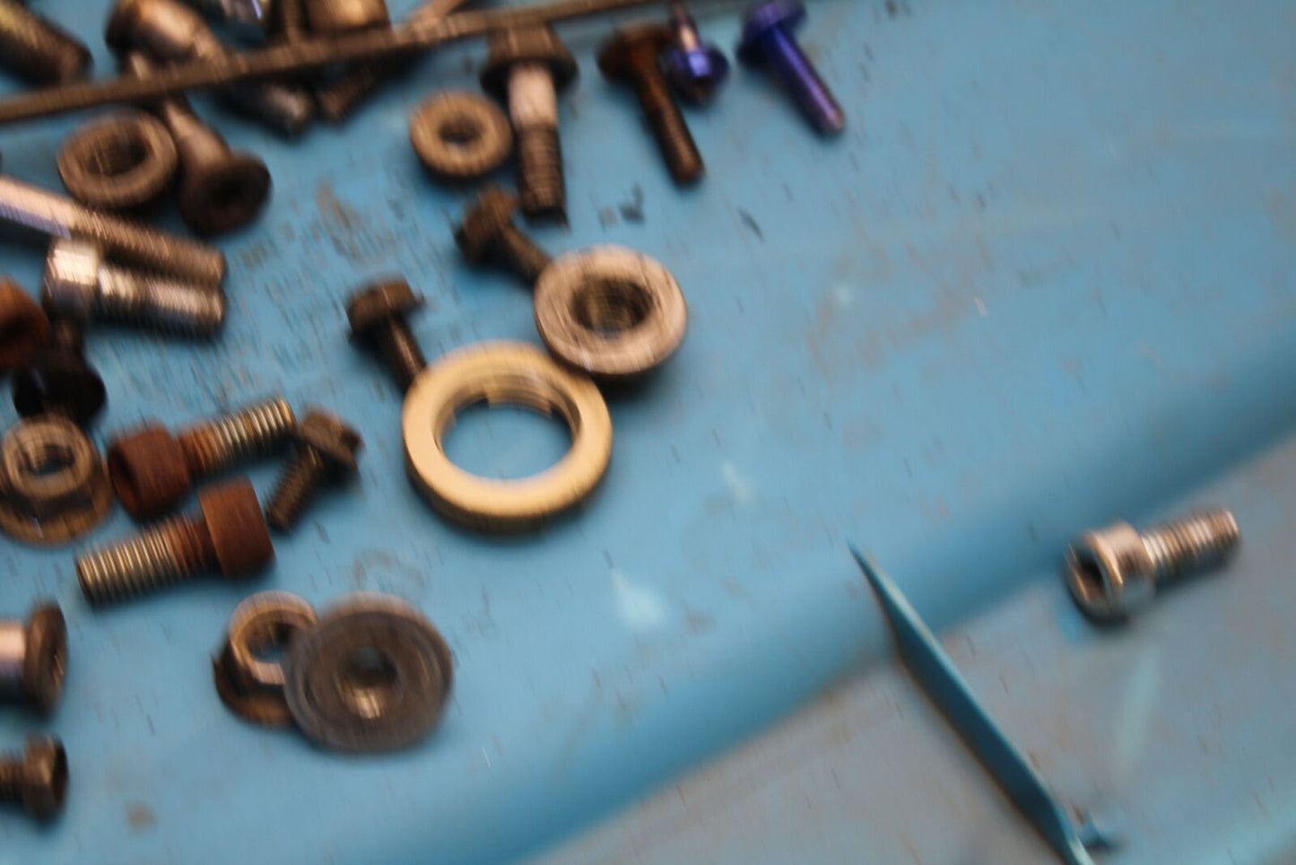 04-05 SUZUKI GSXR600 ENGINE MOUNTING BOLTS HARDWARE MOTOR SCREWS BB658